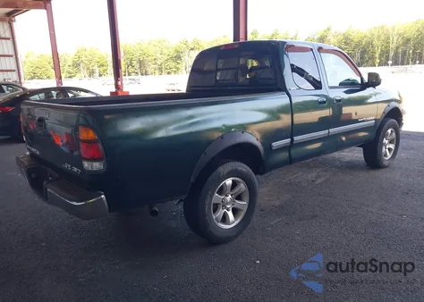 2001 Toyota Tundra Sr5 V8 z USA, uszkodzony, nr VIN 5TBBT44101S211801